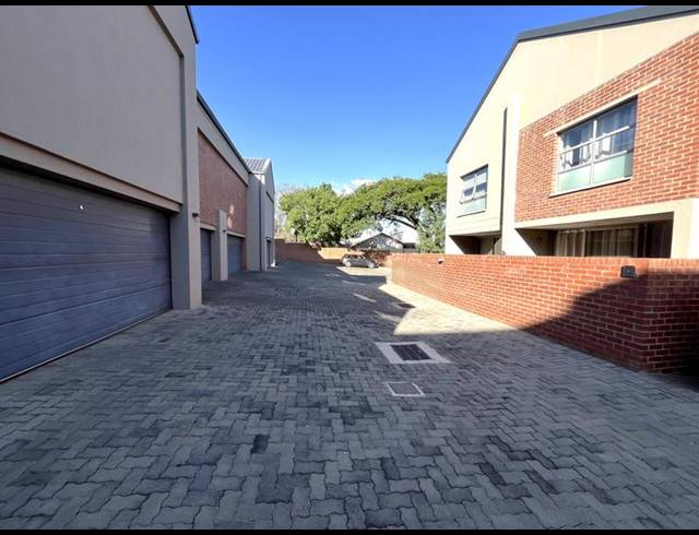 3 BEDROOM PROPERTY TO RENT IN LYNNWOOD